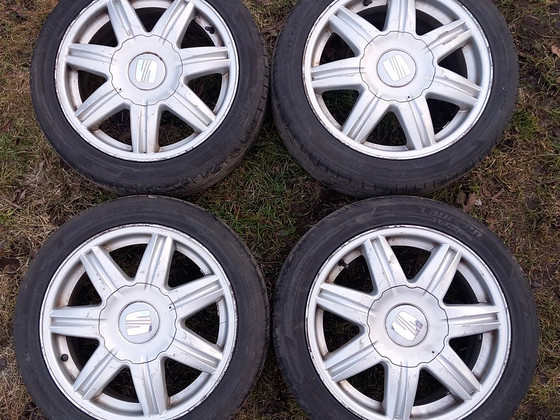 Диски Seat 5x100 R16-6.5 Новые шины Laufenn 205-45