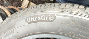 215/55 R17 98T GOODYEAR ULTRAGRIP ICE 3 (6 foto / 10)