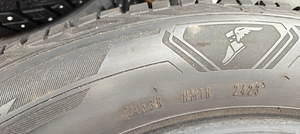 215/55 R17 98T GOODYEAR ULTRAGRIP ICE 3 (7 foto / 10)
