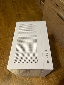 Lian Li O11 Dynamic Mini (3 фото из 3)