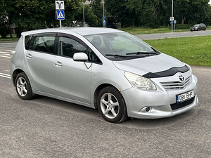 TOYOTA VERSO (2 фото из 10)