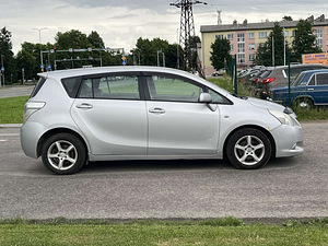 TOYOTA VERSO (5 фото из 10)