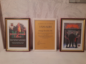 Kontorgalerii kasitoo-pildiraamid , meened, firmalogod (2 foto / 6)