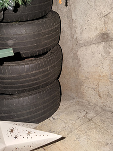 Зимние шины 195/50 R 15V (2 фото из 2)