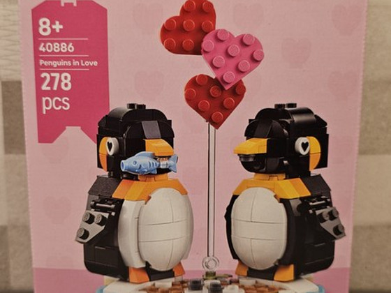 LEGO Penguins in Love (40886)