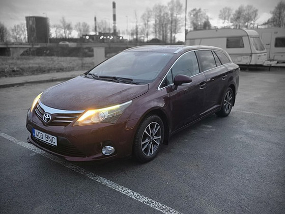 Toyota Avensis 2015