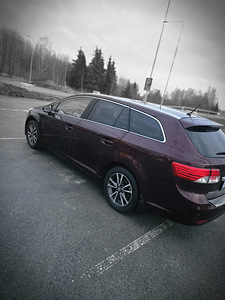 Toyota Avensis 2015 (4 foto / 14)