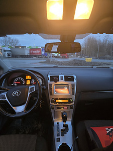 Toyota Avensis 2015 (6 foto / 14)