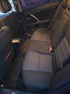 Toyota Avensis 2015 (7 foto / 14)