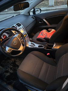 Toyota Avensis 2015 (8 foto / 14)