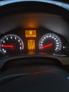 Toyota Avensis 2015 (9 foto / 14)