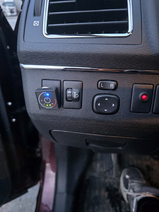 Toyota Avensis 2015 (10 foto / 14)
