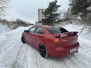 Mitsubishi Lancer 1.8 (2 foto / 8)