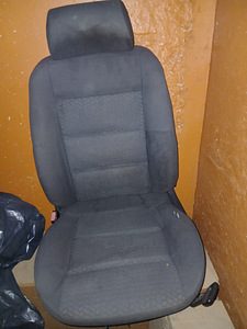Juhiiste Audi A4. Водительское кресло АУДИ А4. (2 фото из 4)