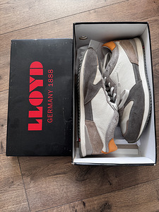 LLOYD tossud (4 foto / 5)