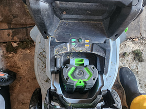 Аккумуляторная газонокосилка e-go (4 фото из 4)