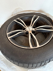 Диски BMW X3 с шинами – R17 (3 фото из 3)