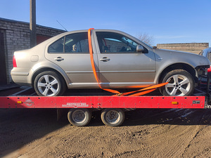 Volkswagen Bora на запчасти (2 фото из 10)
