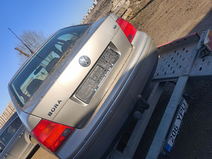 Volkswagen Bora на запчасти (3 фото из 10)