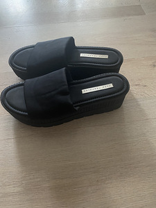 Zara plätud ideaalses seisukorras, suurus 40-41 (1 foto / 2)