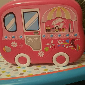 Müüa laste auto-kohver