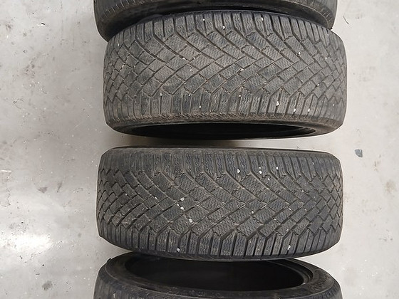 Continental VikingContact7 235/45R18 M+S