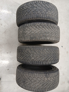 Continental VikingContact7 235/45R18 M+S (1 foto / 10)