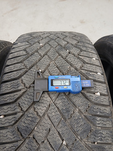 Continental VikingContact7 235/45R18 M+S (3 foto / 10)