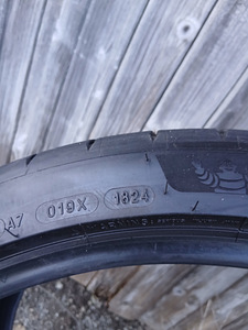 Michelin Pilot Sport S5 305/30ZR21 (6 фото из 7)
