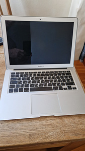 Apple MacBook Air модель A1466 (2 фото из 5)