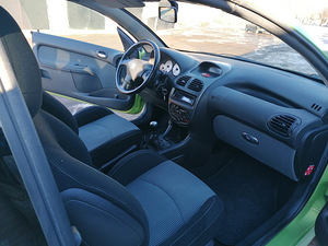 Продам Кабриолет PEUGEOT 206, бензин Двигатель 1.6, 2004 (5 фото из 15)