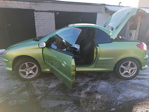 Продам Кабриолет PEUGEOT 206, бензин Двигатель 1.6, 2004 (8 фото из 15)
