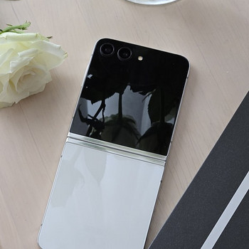 Samsung Galaxy Z Flip5