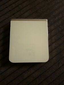Samsung Galaxy Z Flip5 (2 фото из 9)
