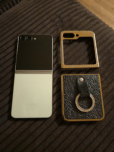 Samsung Galaxy Z Flip5 (8 фото из 9)