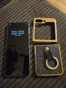 Samsung Galaxy Z Flip5 (6 фото из 9)