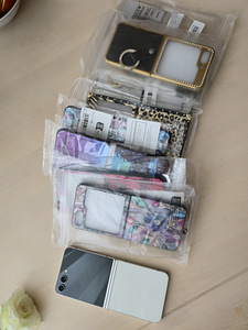 Samsung Galaxy Z Flip5 (9 фото из 9)