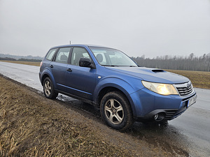 Subaru Forester 4x4 manuaal (2 foto / 11)