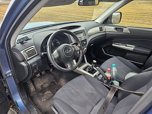 Subaru Forester 4x4 manuaal (7 foto / 11)