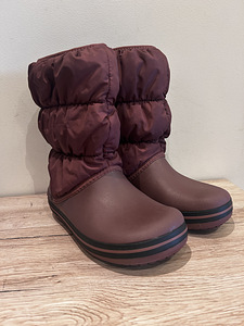 Crocs W5 (1 foto / 5)