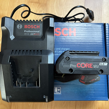 BOSCH Pro зарядное устройство + аккумулятор ProCORE 18V 4,0