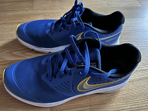 Детские кроссовки Nike 38 (1 фото из 3)