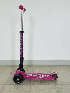 Micro Maxi Deluxe Berry Red (2 foto / 3)