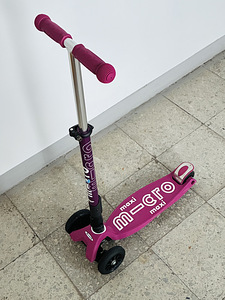Micro Maxi Deluxe Berry Red (1 foto / 3)