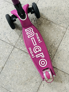 Micro Maxi Deluxe Berry Red (3 foto / 3)