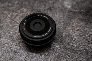Объектив Viltrox AF 28mm F4.5 для Fuji X (1 фото из 4)