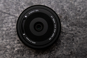 Объектив Viltrox AF 28mm F4.5 для Fuji X (2 фото из 4)