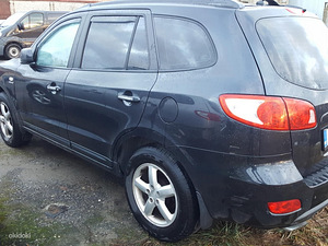 Hyundai Santa Fe на запчасти (3 фото из 10)