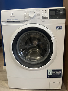 Electrolux PerfectCare 600 (1 фото из 1)