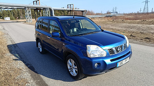 Nissan X-Trail (2 foto / 14)